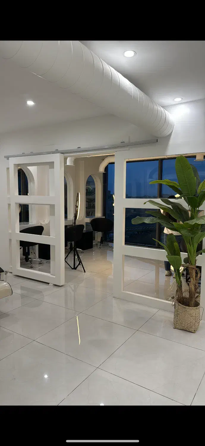 پارتیشن جدا کننده ، کمد پرسنل، بوفه فیشال|آرایشگاه و سالنهای زیبایی|شیراز, زرگری|دیوار