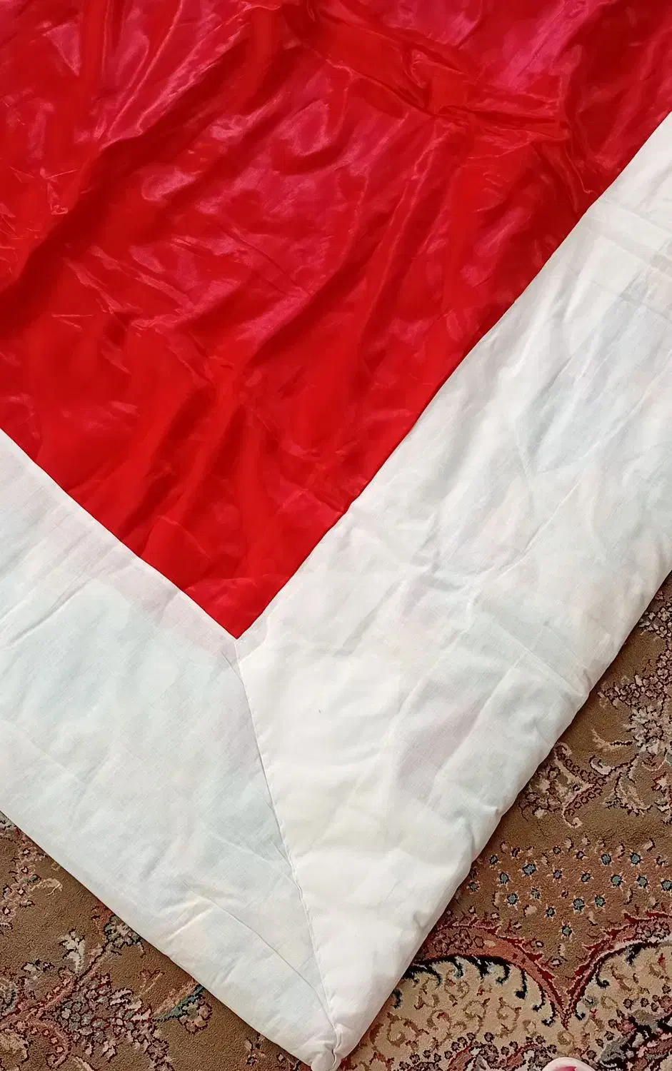 لحاف ساتن یک جفت کاملا نو مناسب جهیزیه|رختخواب، بالش، پتو|مشهد, نرگس (شهرک غرب)|دیوار