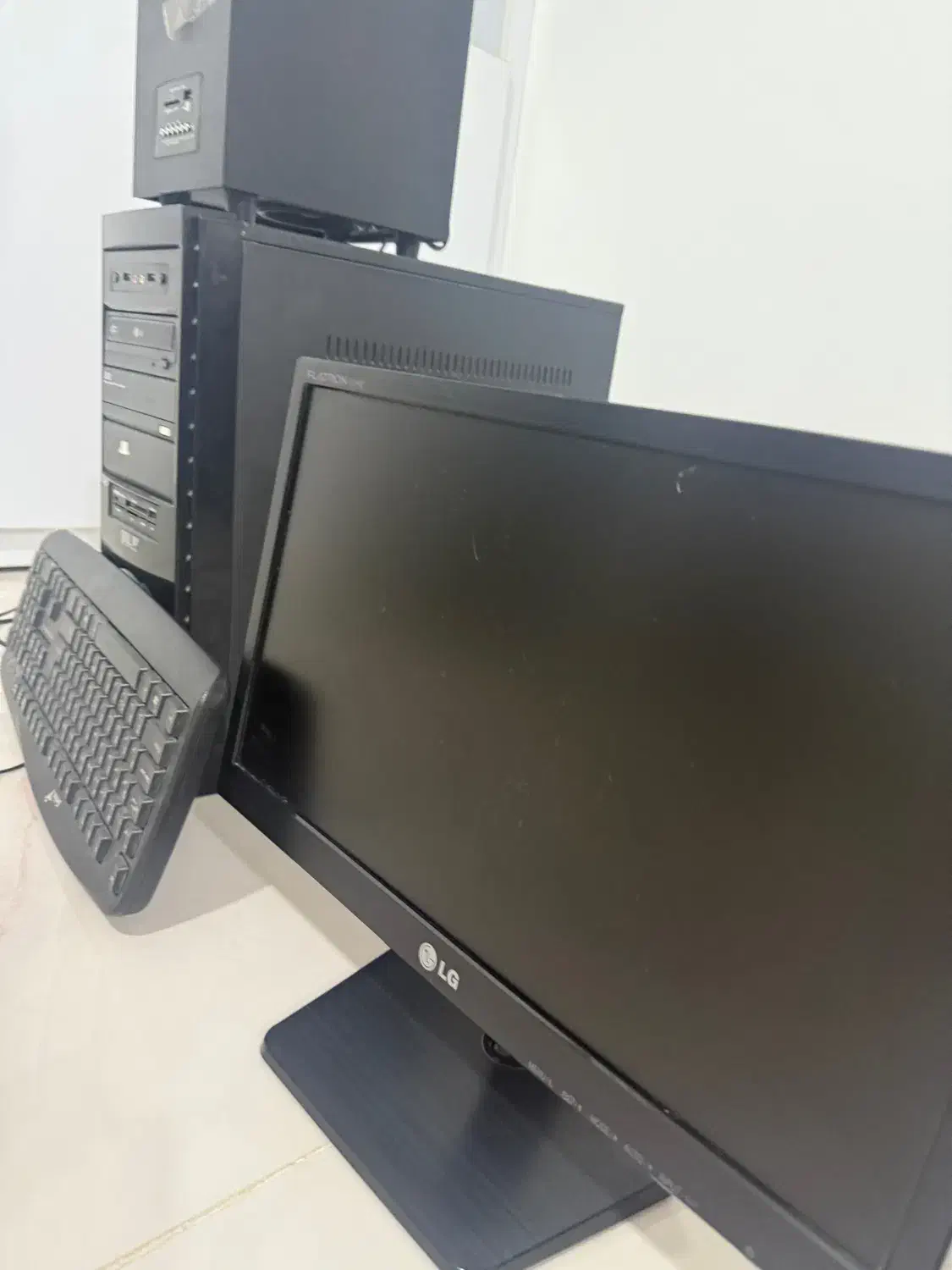 کامپیوتر|رایانه رومیزی|جم, |دیوار