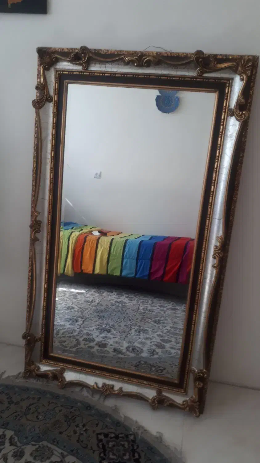 آئینه|آینه|تهران, نیروی هوایی (پیروزی)|دیوار