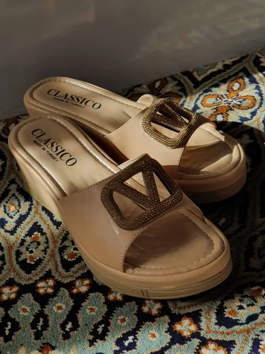 صندل|کیف، کفش، کمربند|سردشت, |دیوار