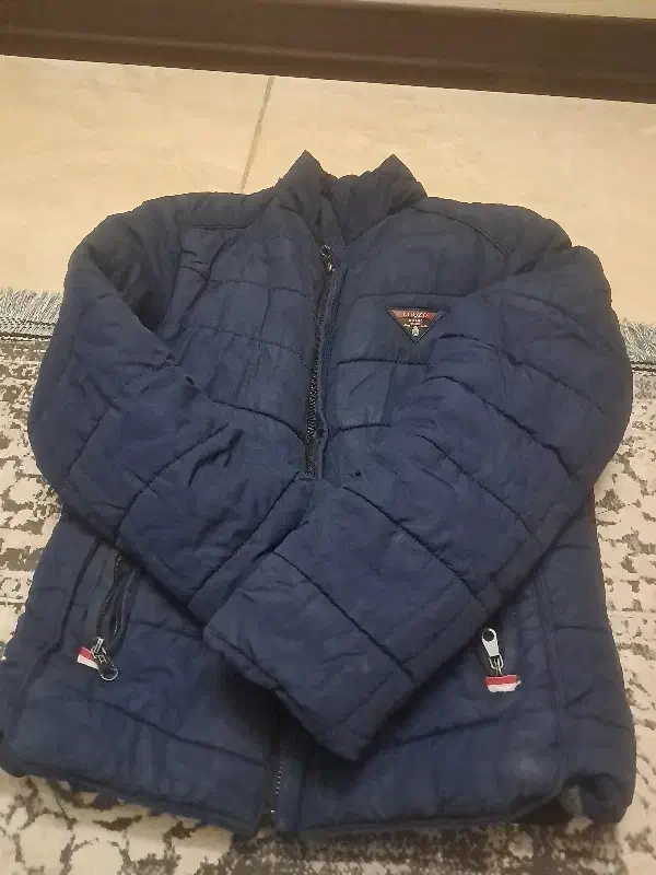 کاپشن|لباس|شاهین‌شهر, فردوسی|دیوار