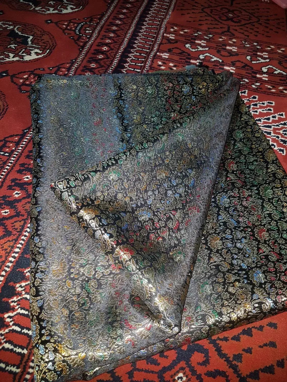 ۳مترپارچه ۱۰۰ساله|کلکسیون اشیاء عتیقه|آق قلا, |دیوار