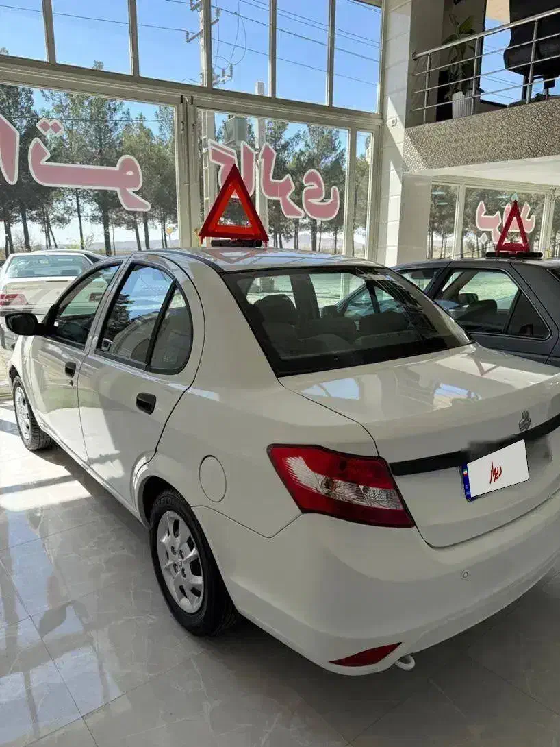 ساینا ۱۴۰۱ در حدصفر|خودرو سواری و وانت|تبریز, |دیوار