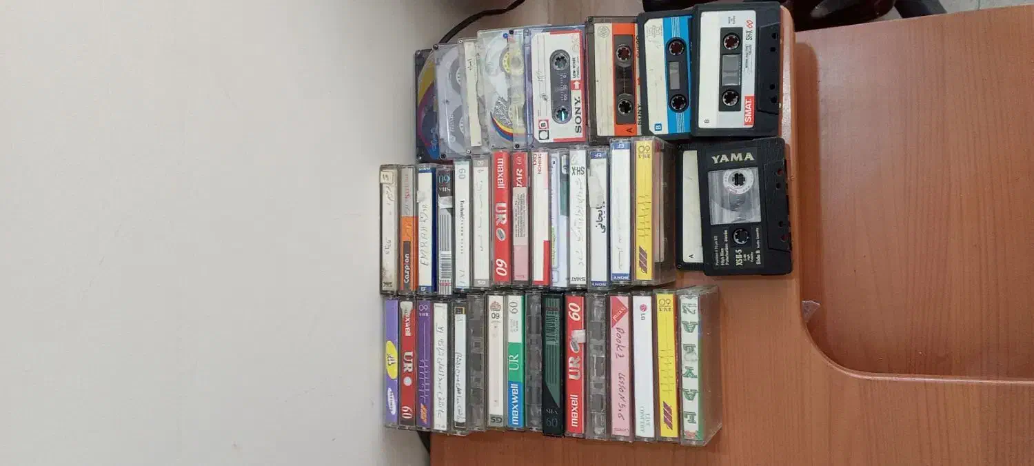 نوار کاست|فیلم و موسیقی|تبریز, |دیوار