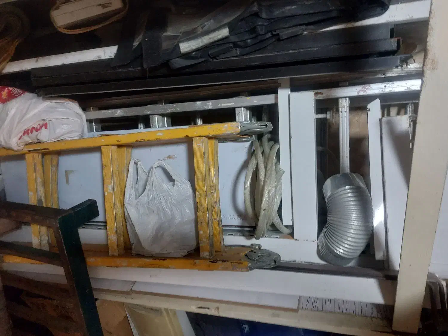 نردبان|ابزارآلات|آفتاب, |دیوار