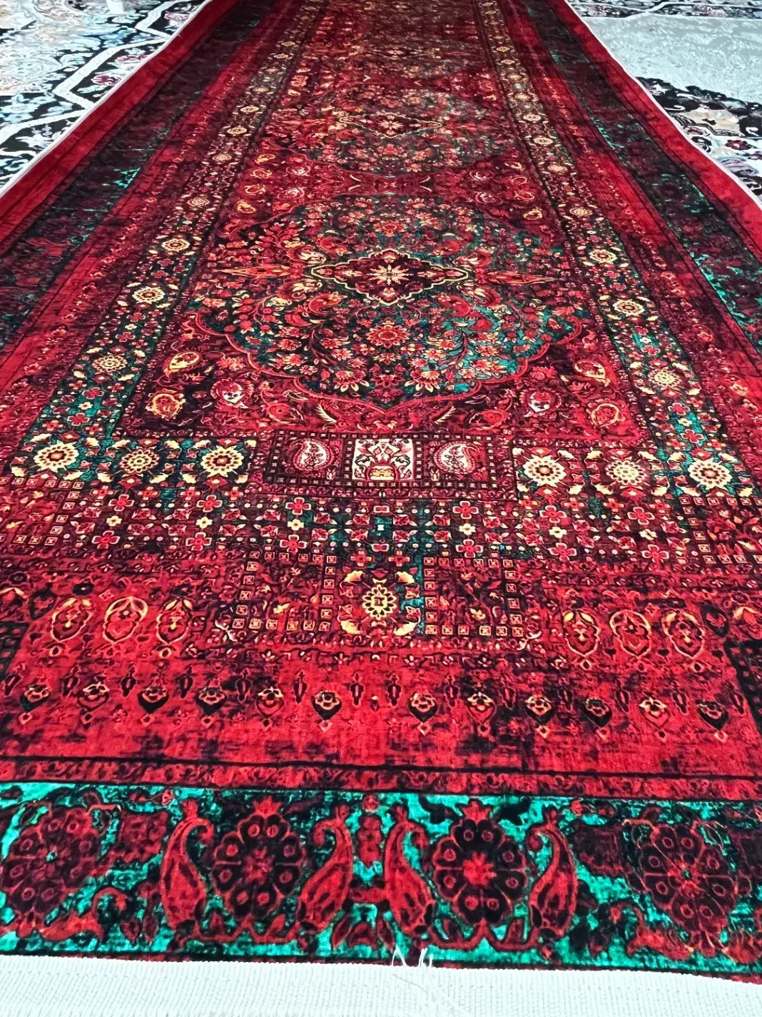 قالیچه قرمز|فرش|آبدانان, |دیوار