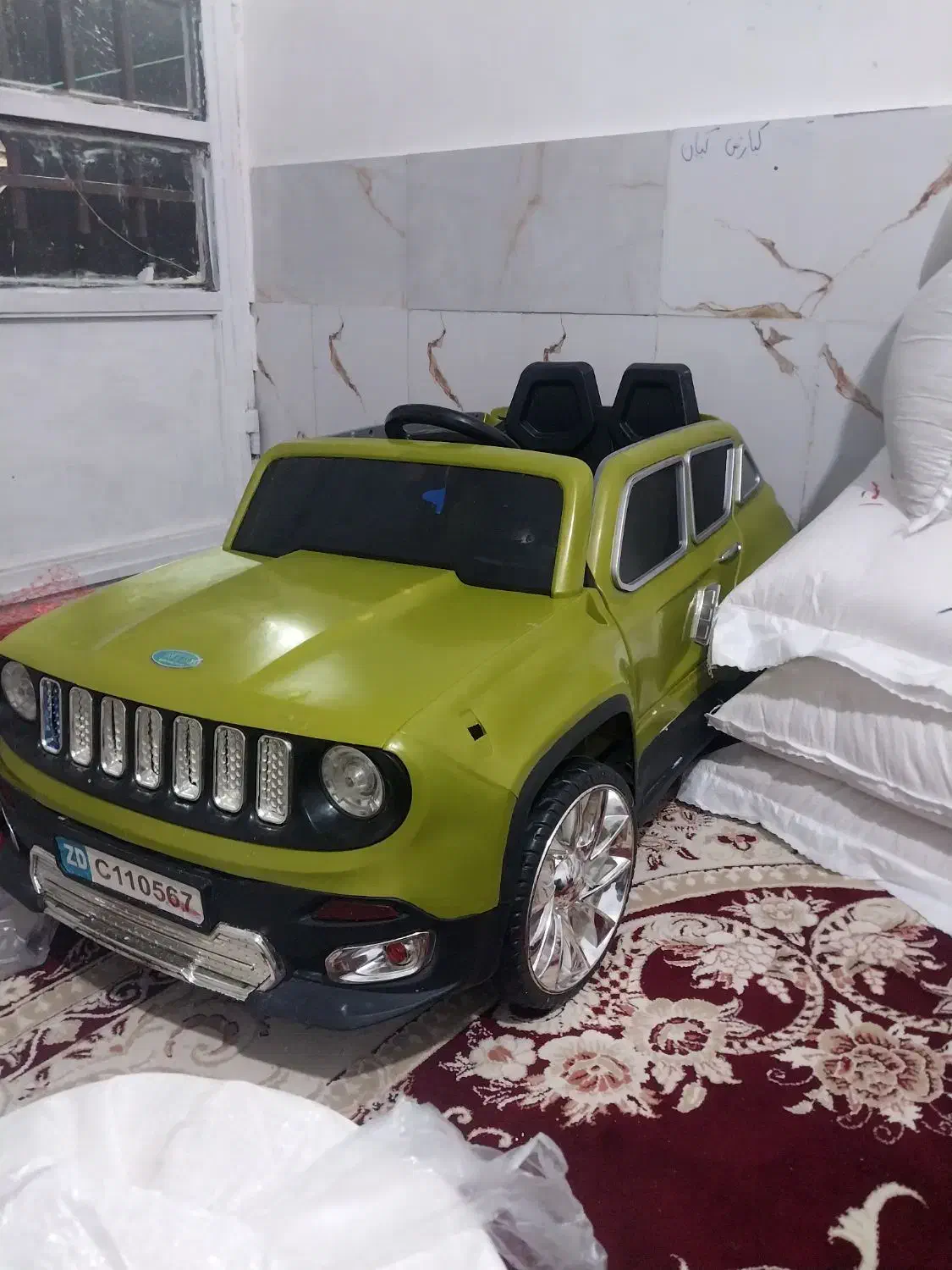 ماشین شارژی بزرگ سالم|اسباببازی بچه|بروجرد, |دیوار