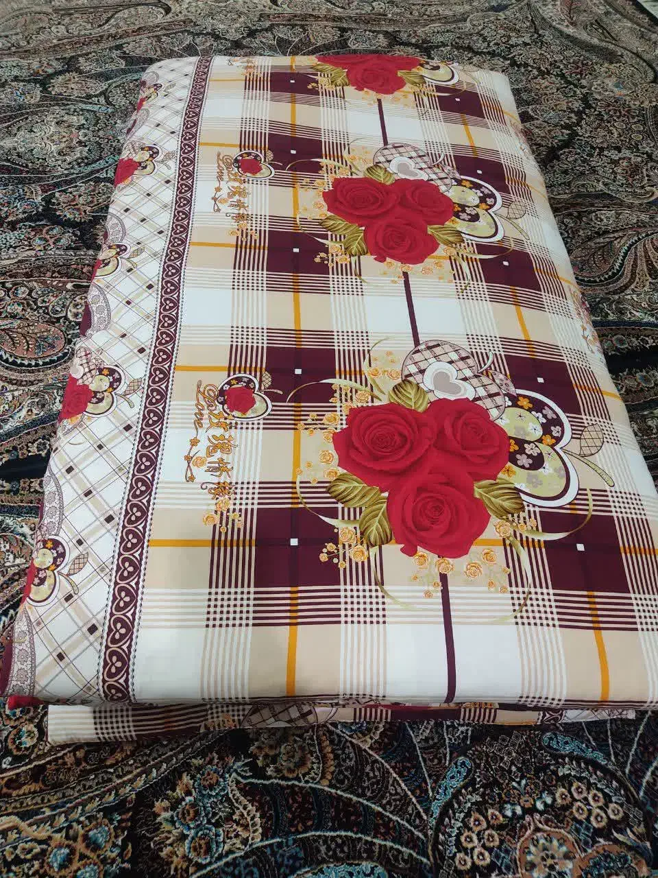 تشک پشم گوسفند|رختخواب، بالش، پتو|قم, امامزاده ابراهیم|دیوار