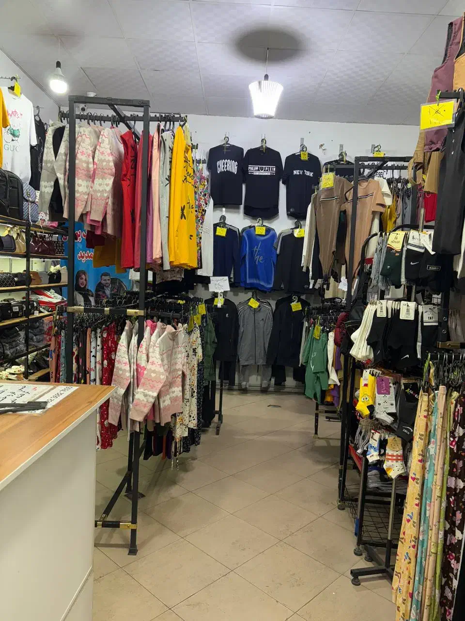 وسایل کامل مغازه پوشاک|فروشگاه و مغازه|کرج, خرمدشت|دیوار