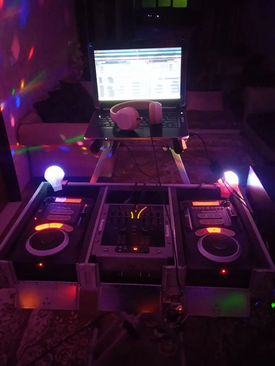 دی جی پلی بک موزیک زنده قیمت از۱۵۰۰|خدمات پذیرایی، مراسم|برخوار, |دیوار