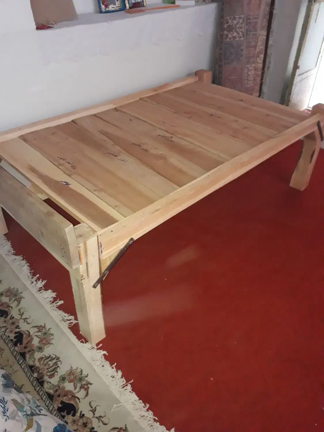 تخت خواب چوبی|تخت و سرویس خواب|شهرضا, |دیوار