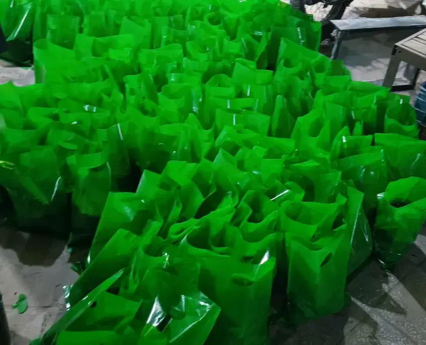 خاک برگ درجه یک|گل و گیاه طبیعی|کاشان, ولیعصر|دیوار