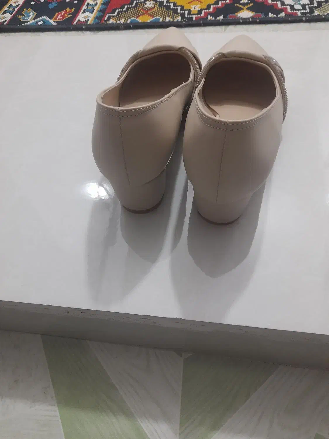 کفش مجلسی|کیف، کفش، کمربند|آستانه اشرفیه, |دیوار