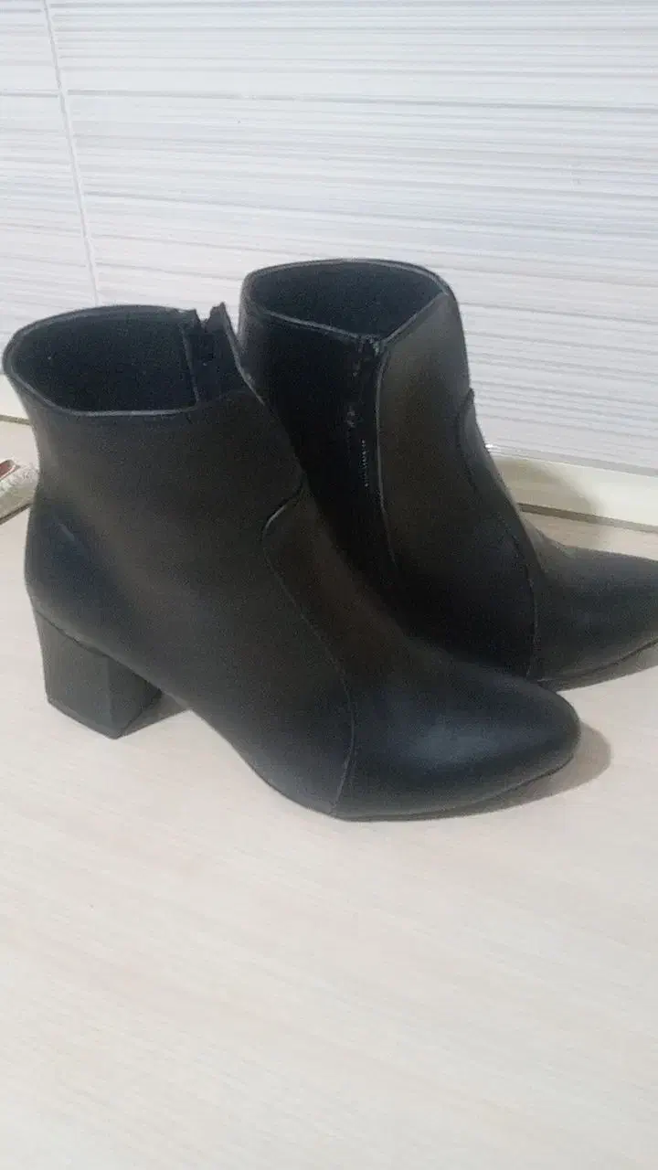 کفش نیم پوت وکفش مجلسی پاشنه دار|کیف، کفش، کمربند|تربت جام, شاهد|دیوار