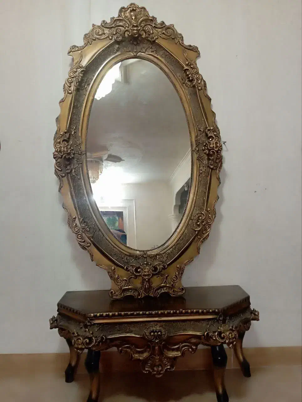 آینه کنسول چوبی ومیز tv بسیار تمیز در حد نو|بوفه، ویترین، کنسول|خوی, |دیوار