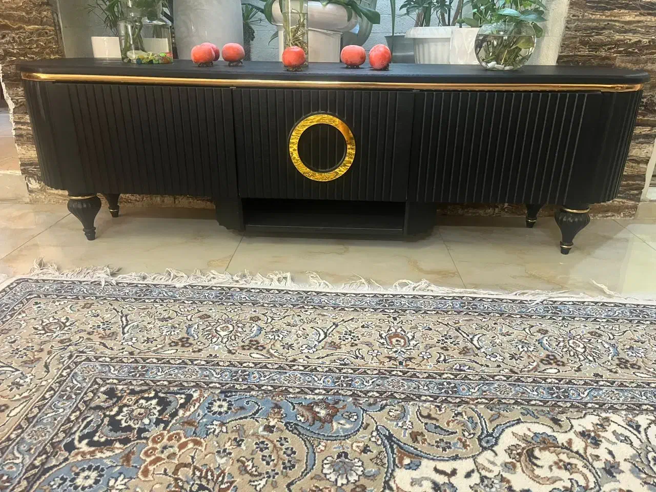 آینه کنسول مشکی طلایی  و میز تلویزیون نو و سالم|بوفه، ویترین، کنسول|شهریار, شهریار|دیوار