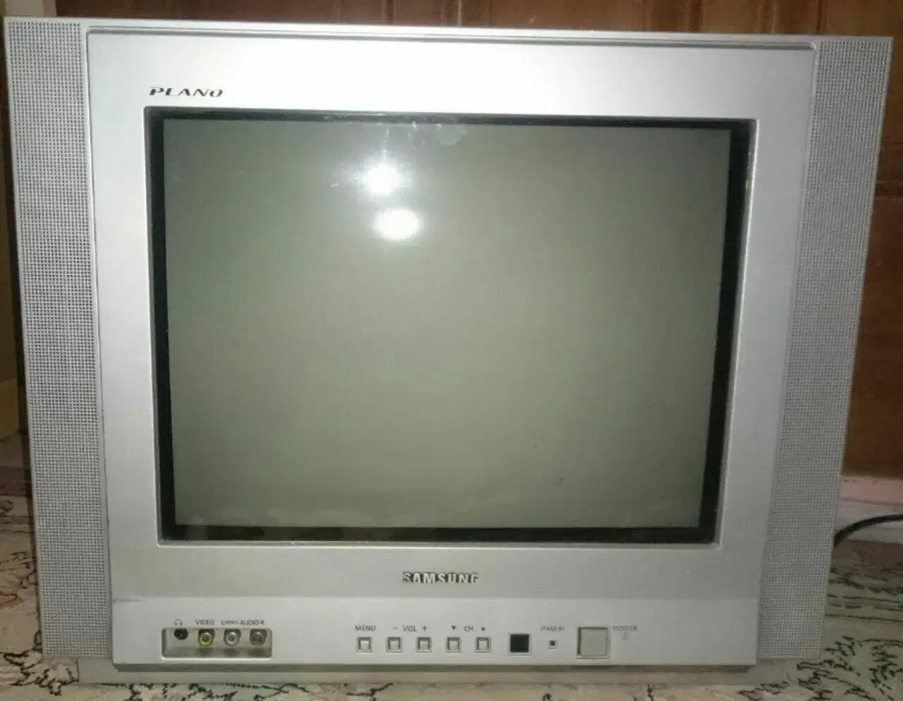 تلویزیون ۱۵ اینچ|تلویزیون و پروژکتور|زرگرشهر, |دیوار