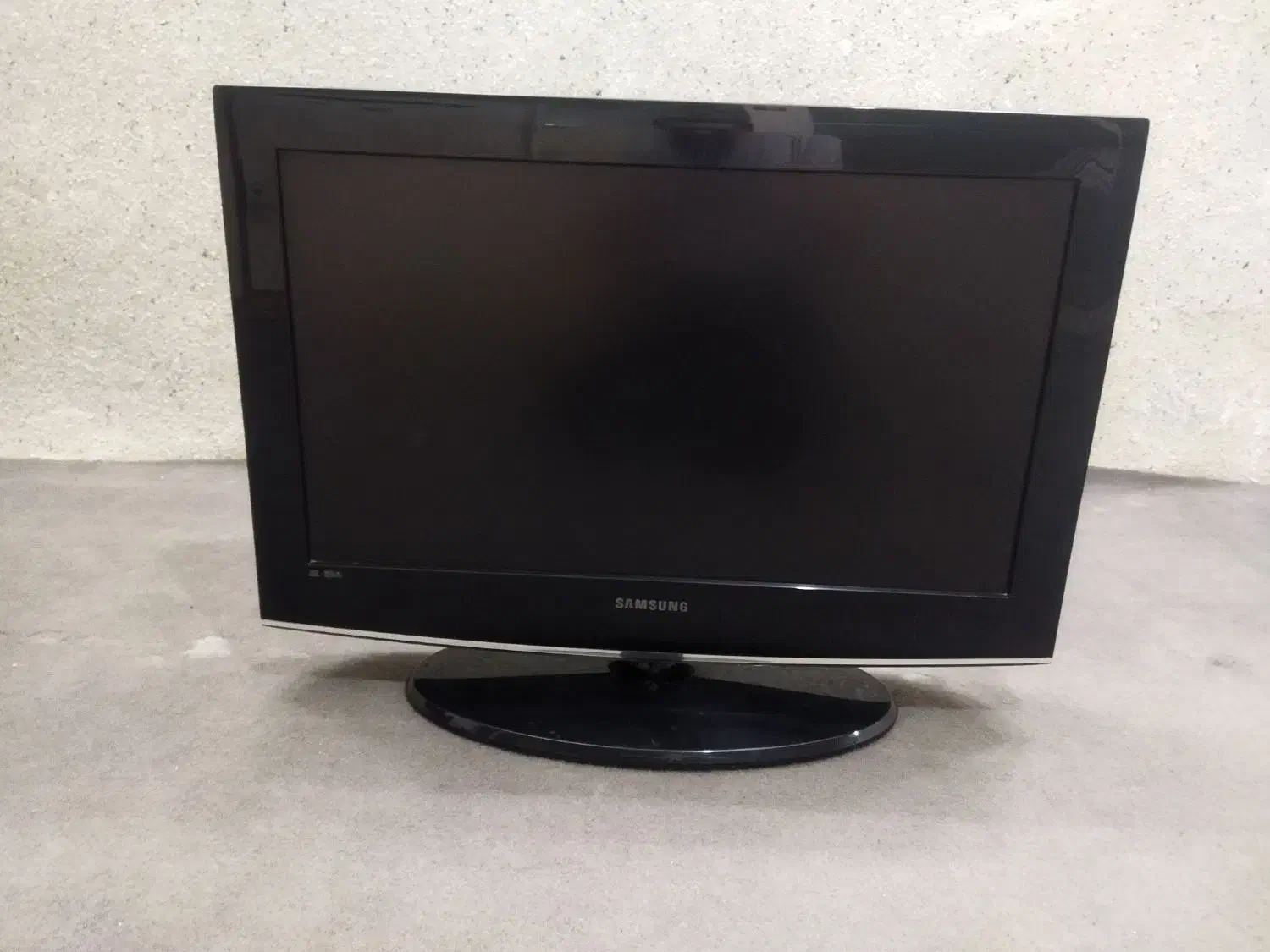 مانیتور ۲۶ اینچ LCD سامسونگ|تلویزیون و پروژکتور|تهران, خزانه|دیوار