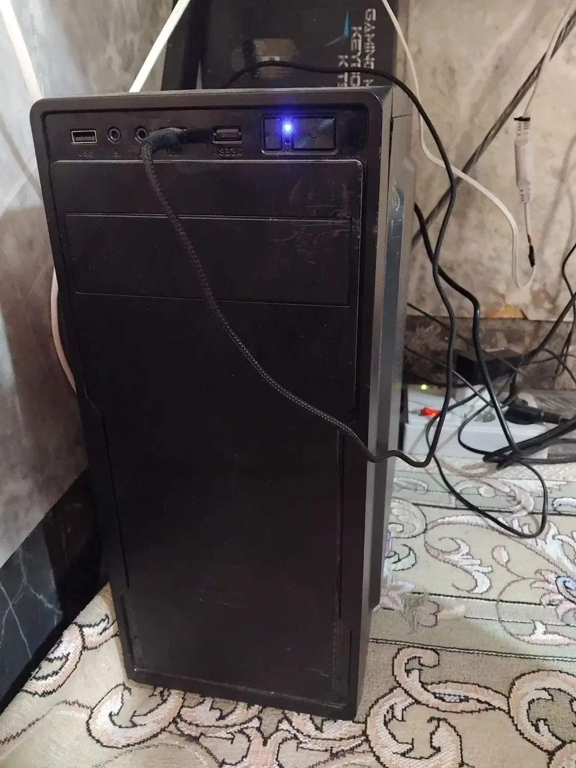 کامپیوتر|رایانه رومیزی|ری, شهرک نظامی|دیوار