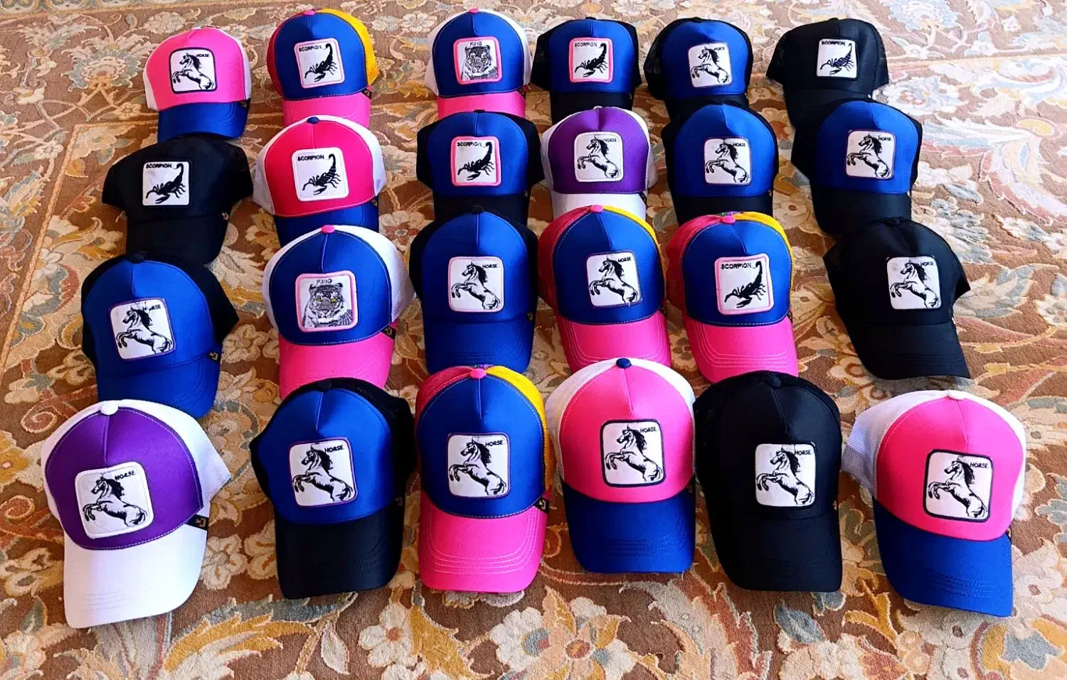 کلاه گورین|لباس|مینودشت, |دیوار