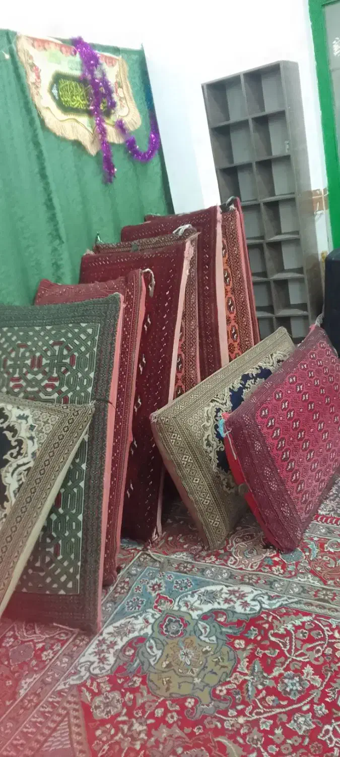 پشتی سنتی در حد نو، مناسب سفره خانه|پشتی|ورامین, شهرک مدرس|دیوار
