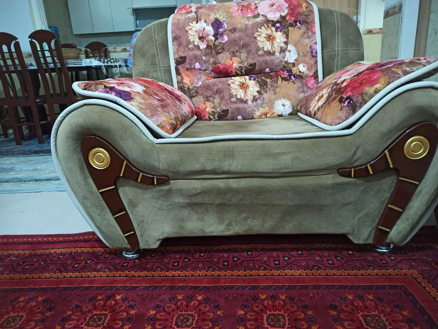 میز تلویزیون و مبل راحتی 7نفره.|مبلمان خانگی و میز عسلی|مرودشت, دولت آباد|دیوار