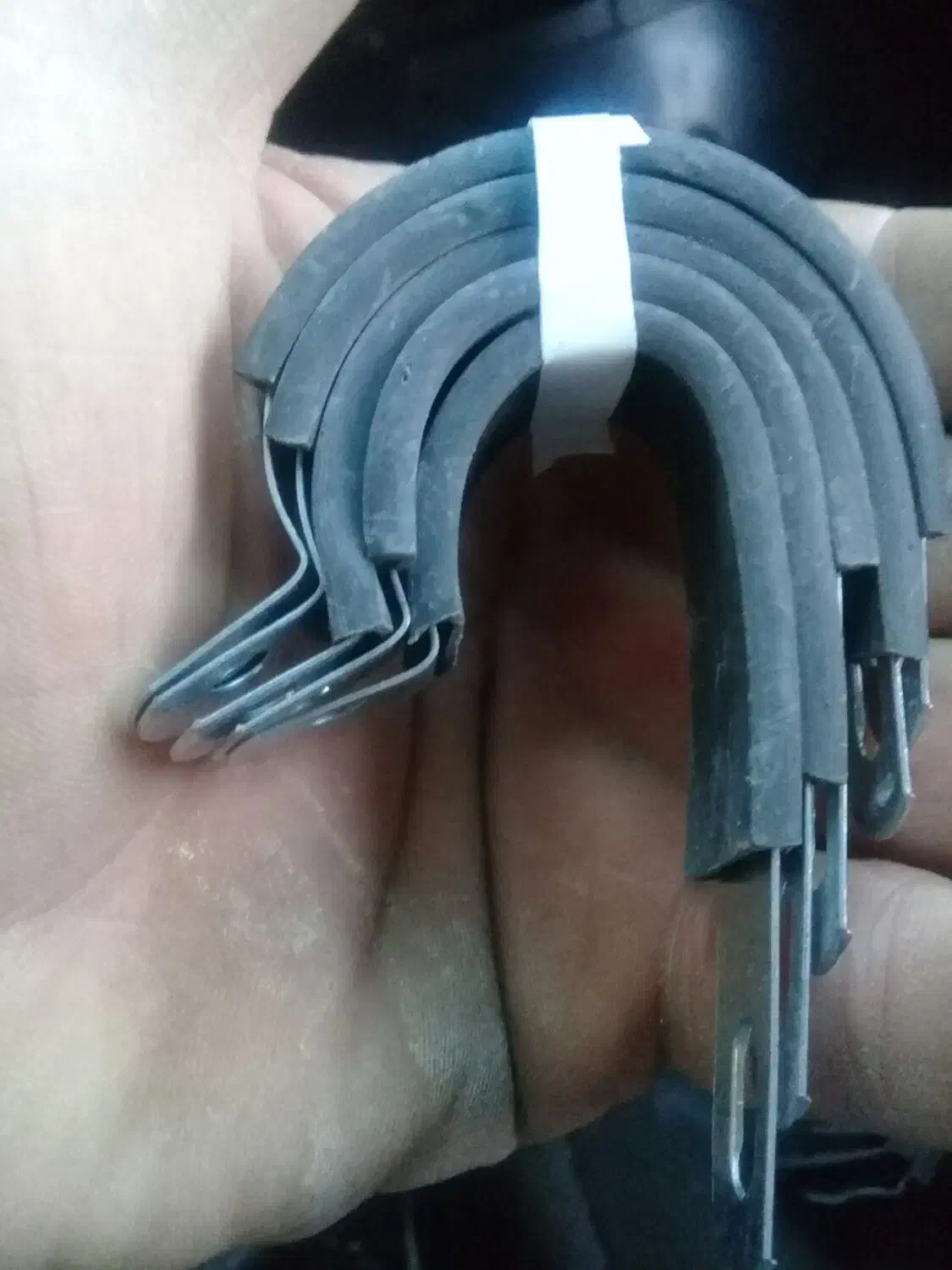 بست گالوانیزه عایقدار سایز ۲۸ یک بسته ۱۰۰ تایی|مصالح و تجهیزات ساختمان|باقرشهر, |دیوار