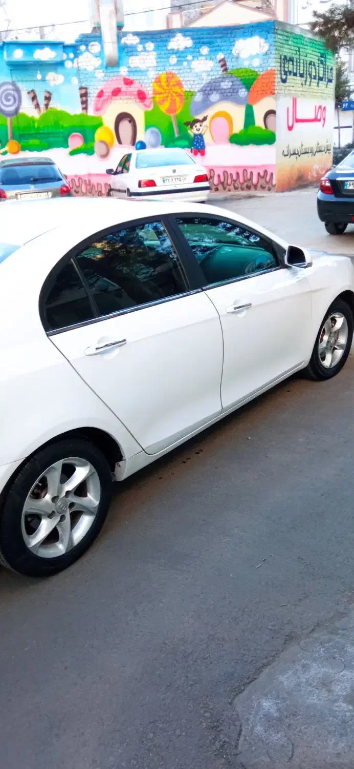 جیلی امگرند2013 الویت معاوضه|خودرو سواری و وانت|مشهد, حسابی جنوبی (شهرک غرب)|دیوار