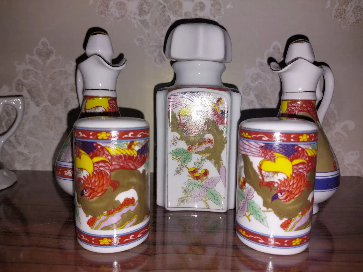 چینی آنتیک و قدیمی|کلکسیون اشیاء عتیقه|اصفهان, ملاصدرا|دیوار