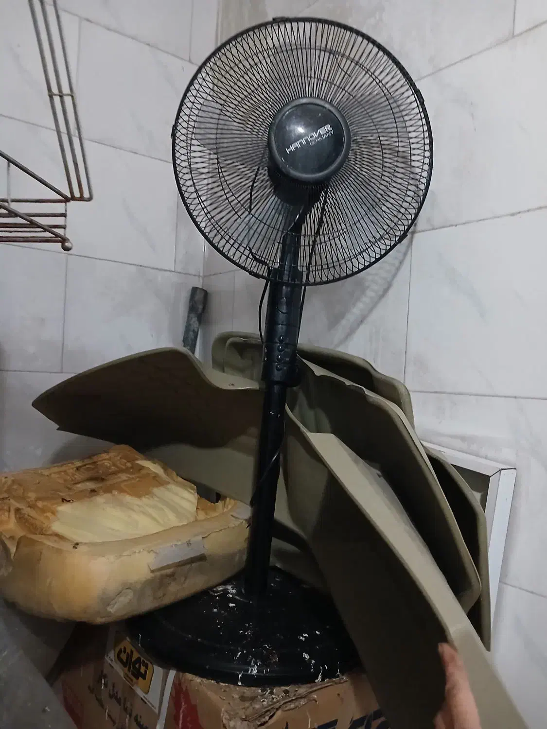 پنکه ایستاده تمیز سالم|سایر لوازم برقی|بندر گناوه, |دیوار