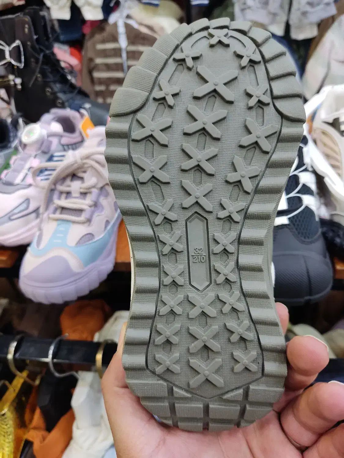 کفش. کتونی اورجینال برند جیپ|کیف، کفش، کمربند|بانه, |دیوار