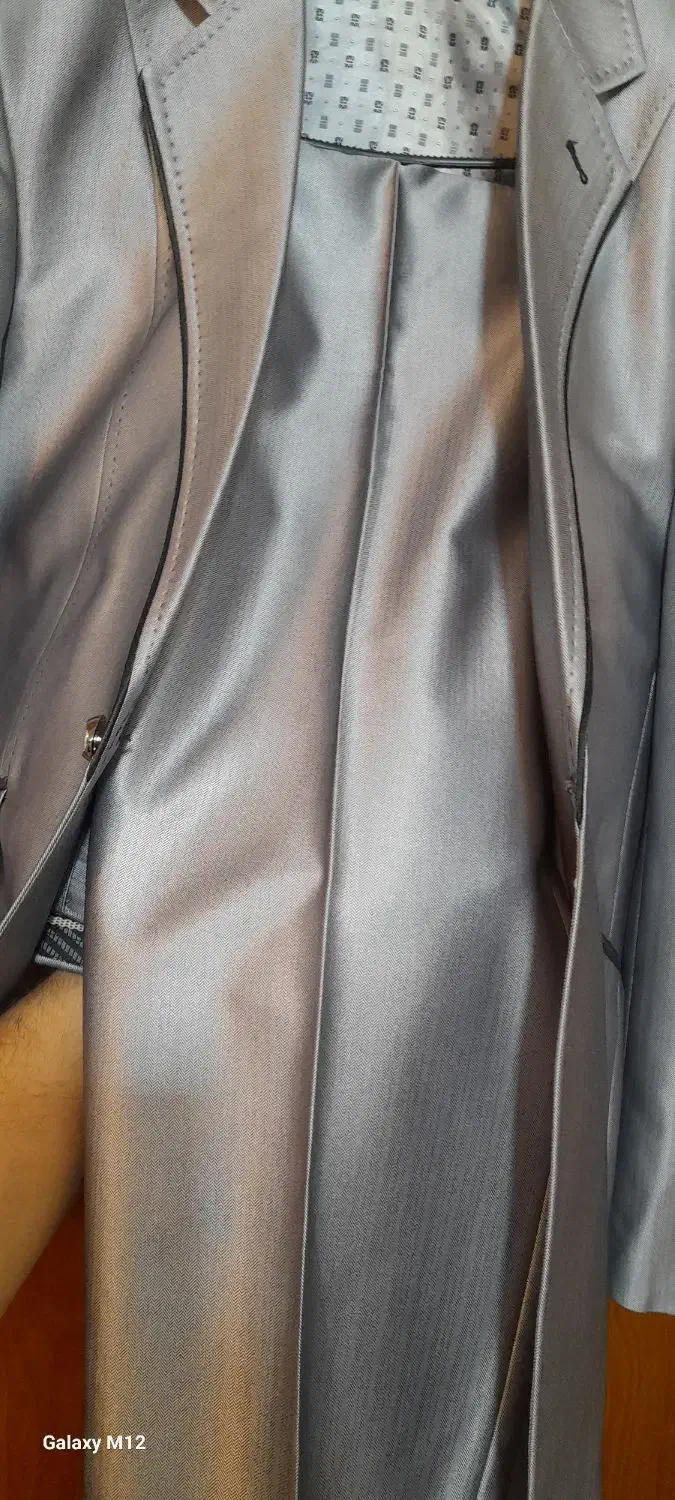 کت و شلوار|لباس|کاشان, غربت|دیوار