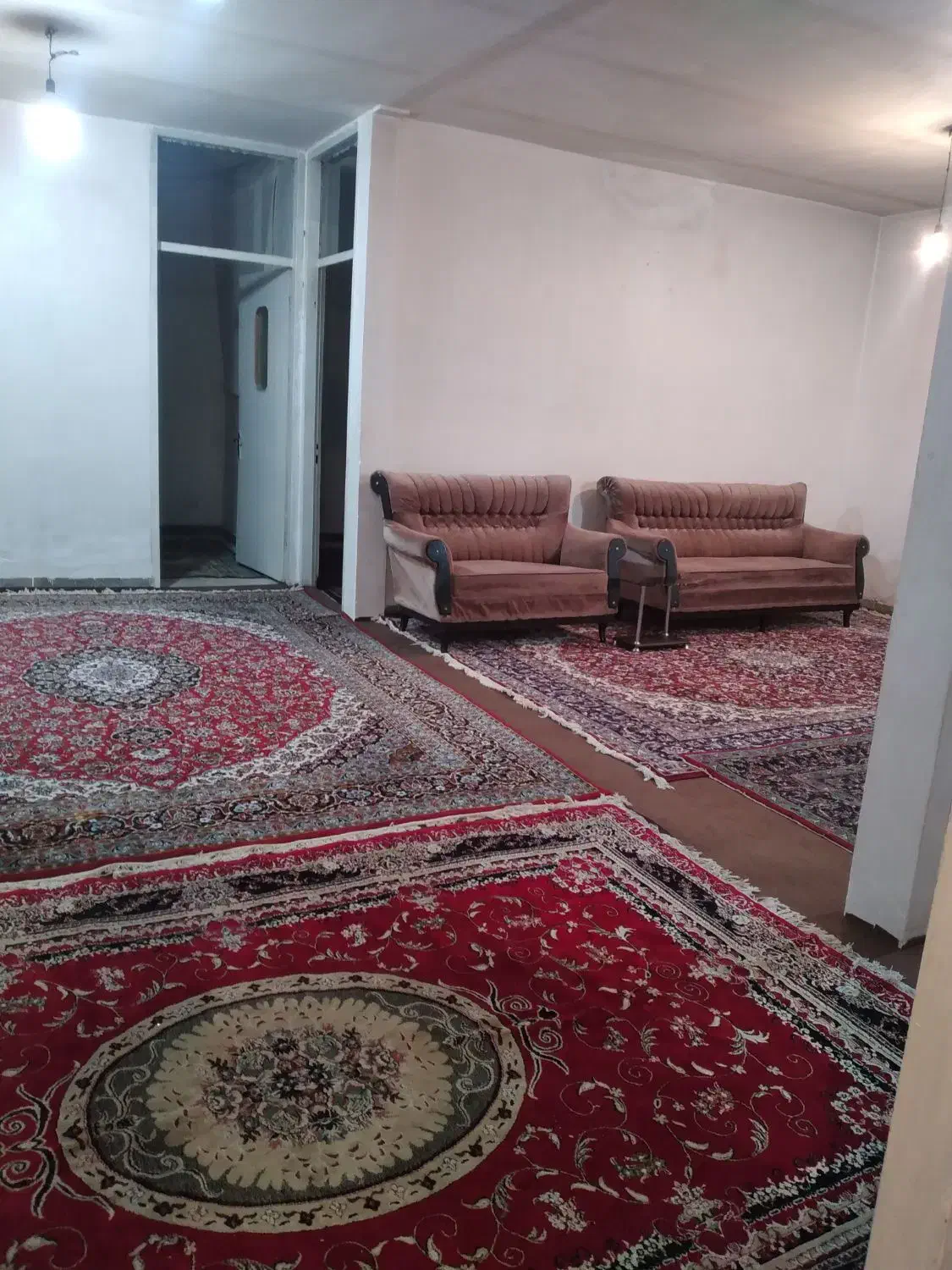 خانه پارکینگ دار مسافر|اجارهٔ کوتاه‌مدت آپارتمان و سوئیت|اراک, |دیوار