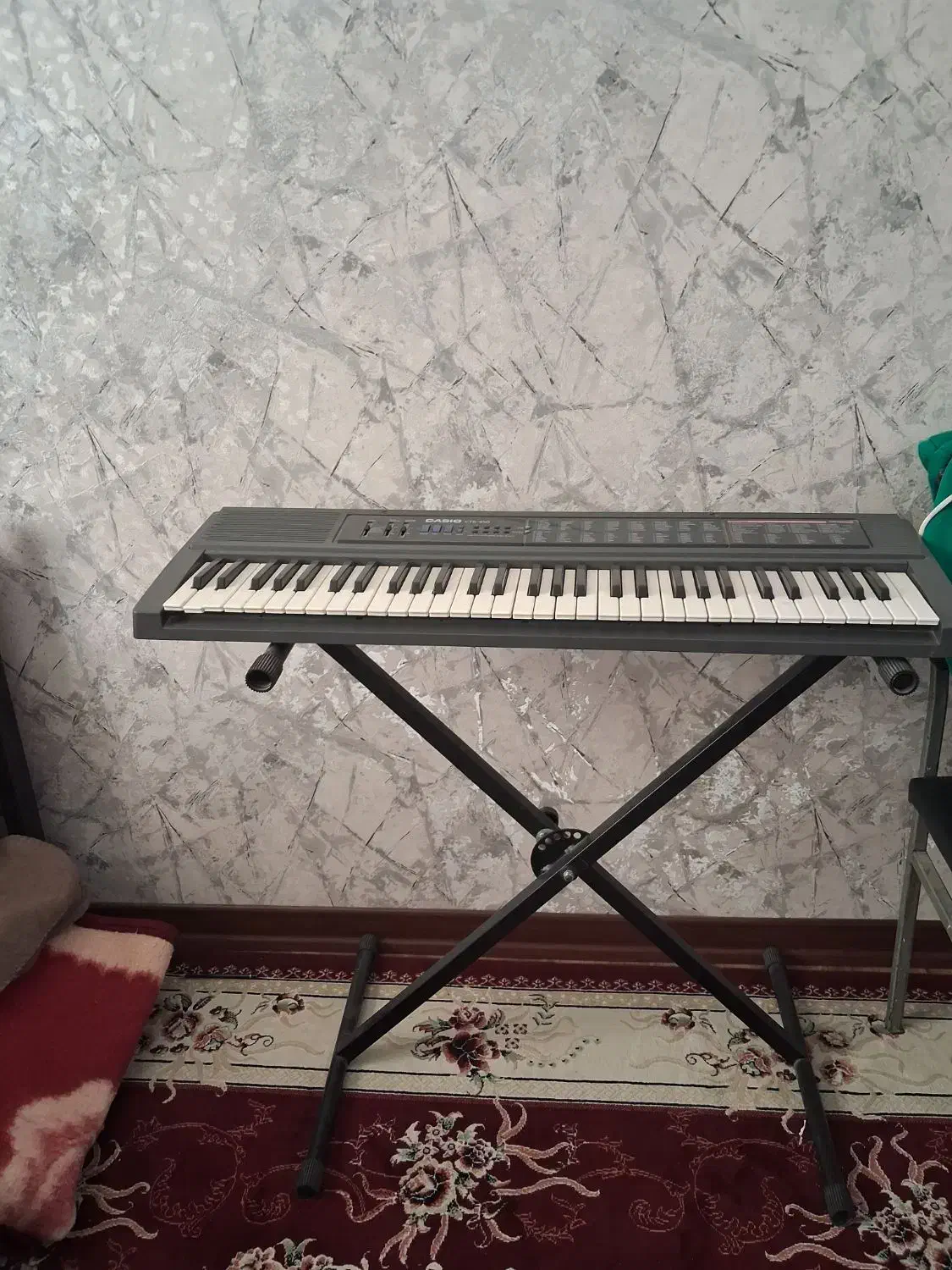 پیانو(ارگ)|پیانو، کیبورد، آکاردئون|گلبهار, شهر جدید گلبهار|دیوار