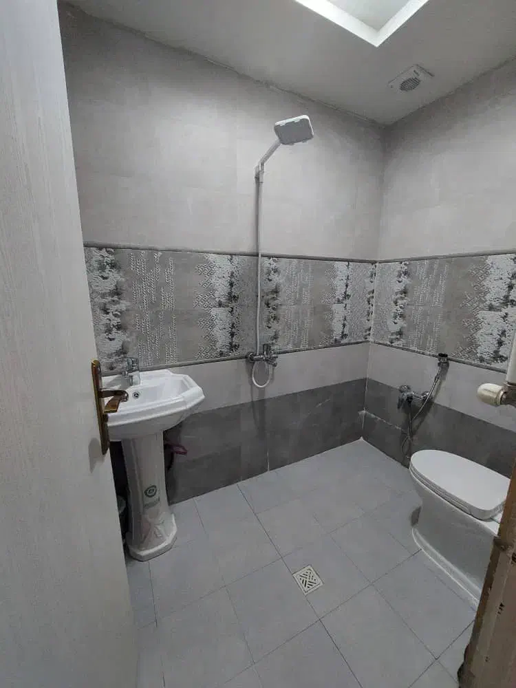 ۱۵۵متر تکواحدی ۲پارکینگ مشابه نوساز خ فرخی، تخلیه