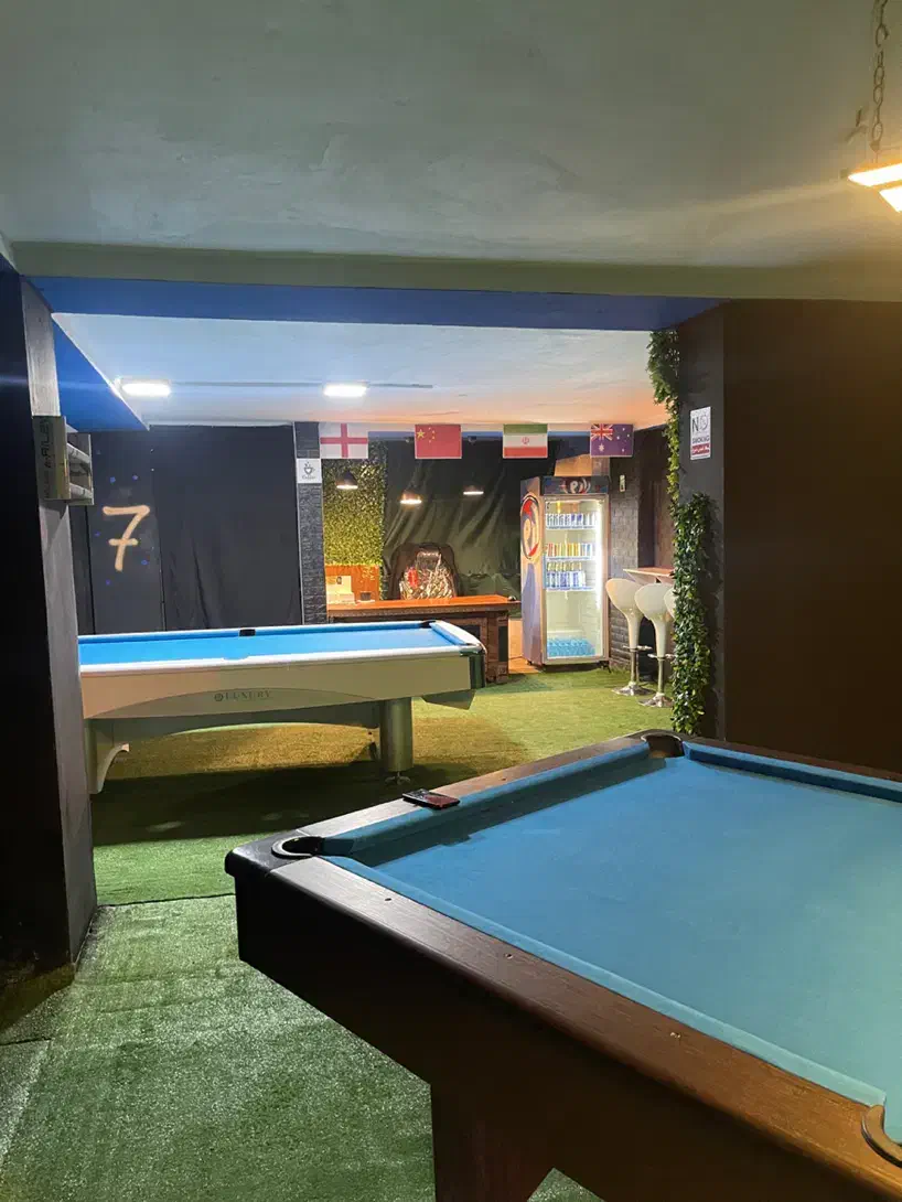 میز بیلیارد|ورزش‌های توپی|پره‌سر, |دیوار