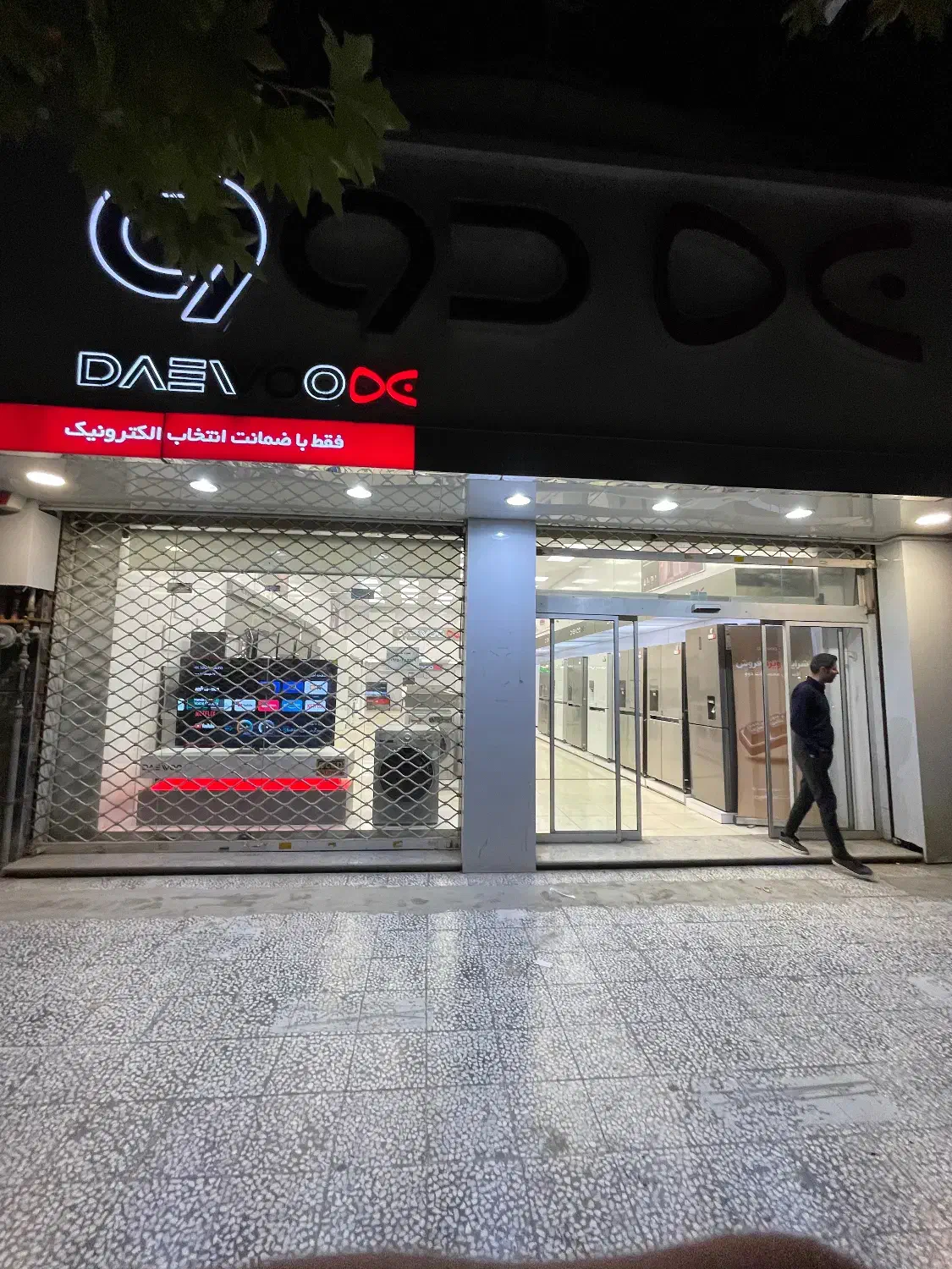 اجاره تجاری بر اصلی گنبد ۲۳۰ متر|اجارهٔ مغازه و غرفه|گنبد کاووس, |دیوار