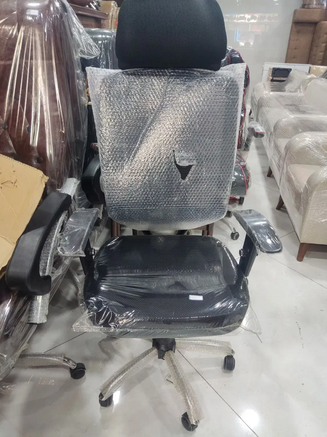 صندلی گردان پشت توری اورجینال|صندلی و نیمکت|سراب, |دیوار