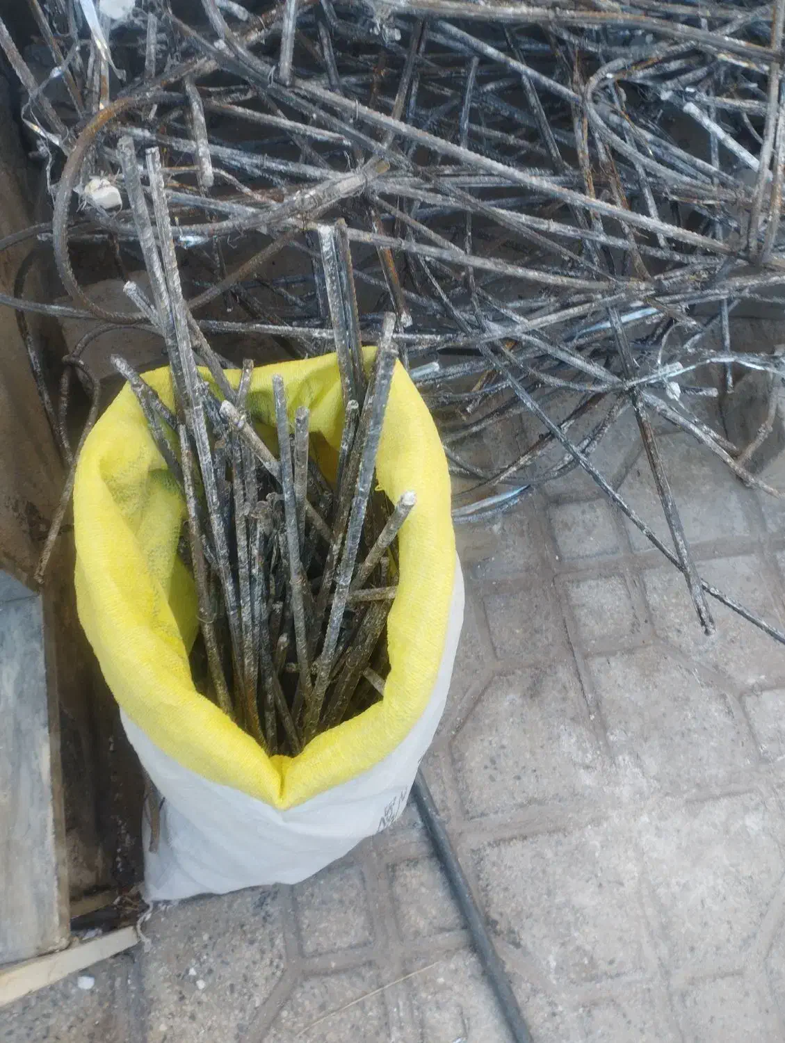 میلگرد ضایعات|مصالح و تجهیزات ساختمان|ساوه, |دیوار