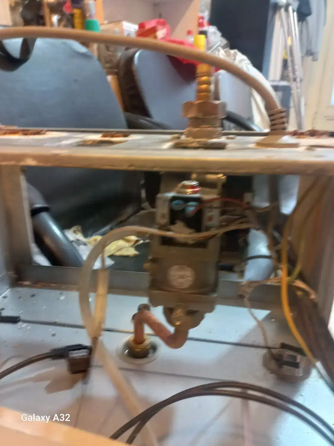 فن برد پمپ شیر گاز پکیج تاچی|آبگرمکن، پکیج، شوفاژ|اندیشه, اندیشه فاز ۳|دیوار