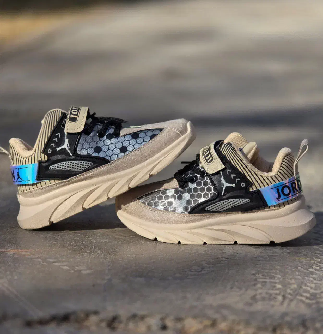 حراج کفش اسپرت بچگانه مدل جردن 24 بادوام و راحت|کفش و لباس بچه|اصفهان, خوراسگان|دیوار