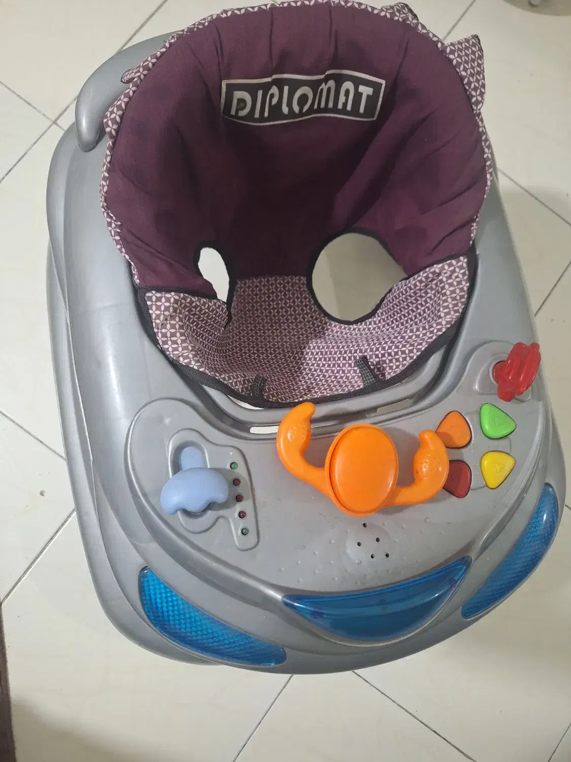 رورورک توسی|کالسکه و لوازم جانبی|ملارد, |دیوار