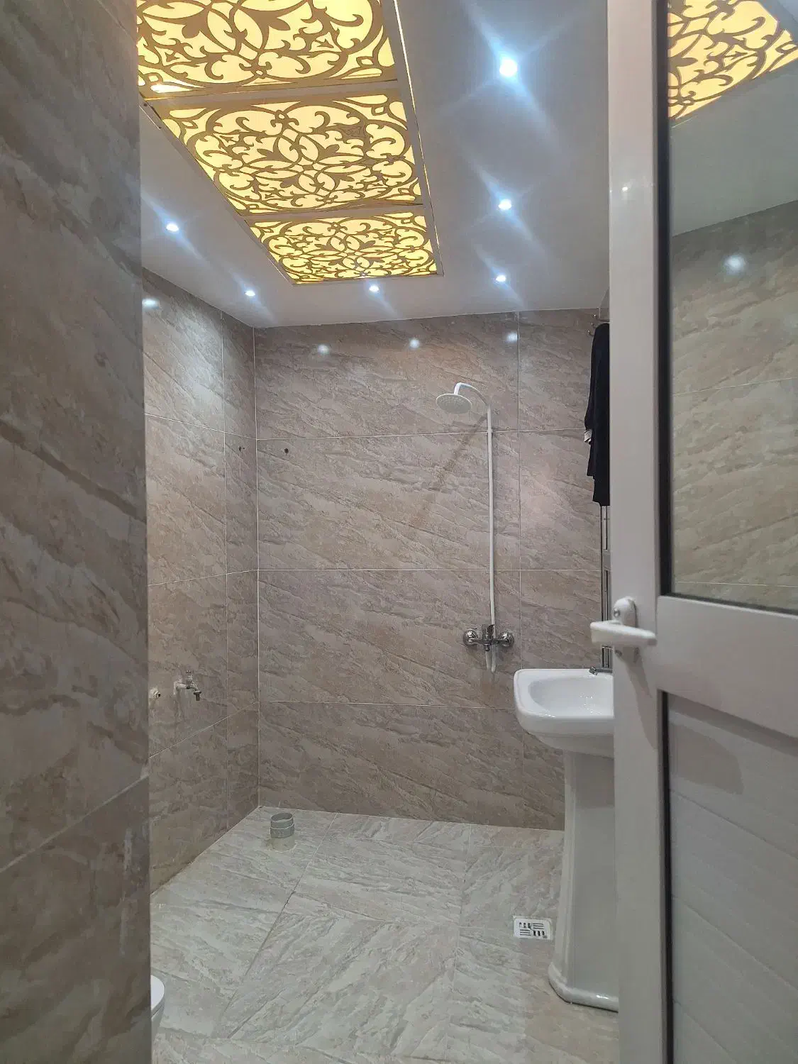 سوییت نقلی شیک|اجارهٔ کوتاهمدت آپارتمان و سوئیت|مرودشت, سهلآباد|دیوار