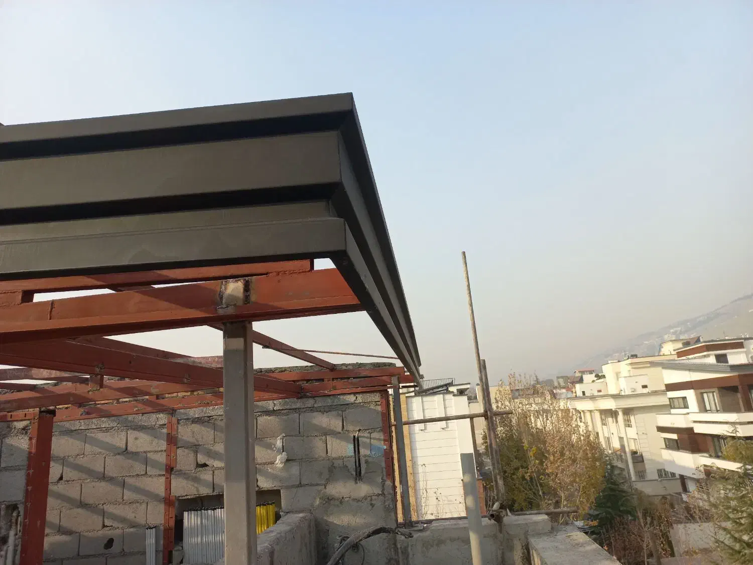 نصب شیروانی  نصاب سقف شیبدار  ورق رنگی|خدمات پیشه و مهارت|هشتگرد, شهرک صبا سوله|دیوار