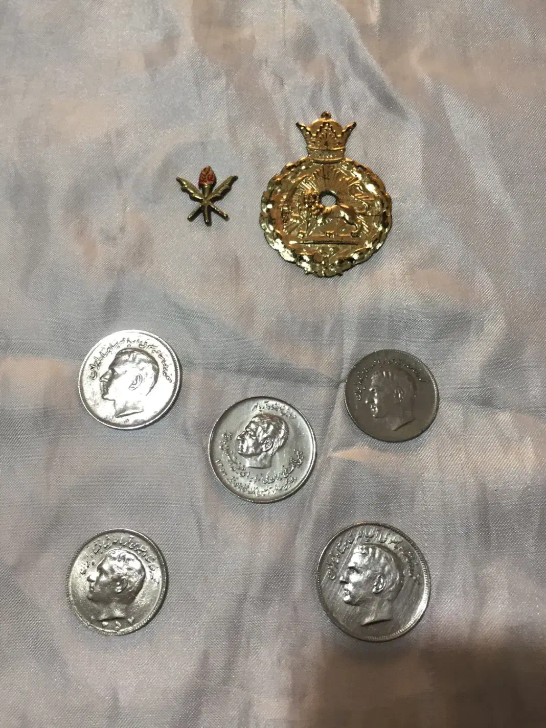 ۵ عدد سکه بانکی و دو نشان|کلکسیون سکه، تمبر، اسکناس|شهریار, شهریار|دیوار