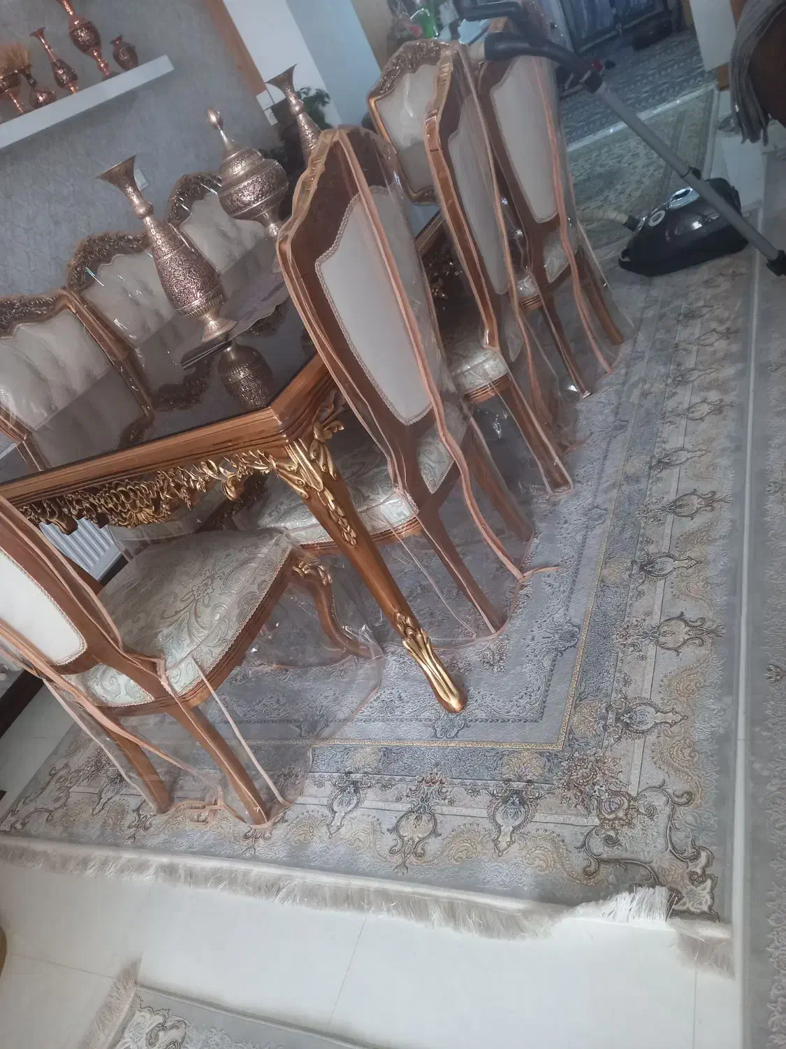 تعدادی فرش یک مدل ۱۵۰۰شانه شبک|فرش|برخوار, |دیوار