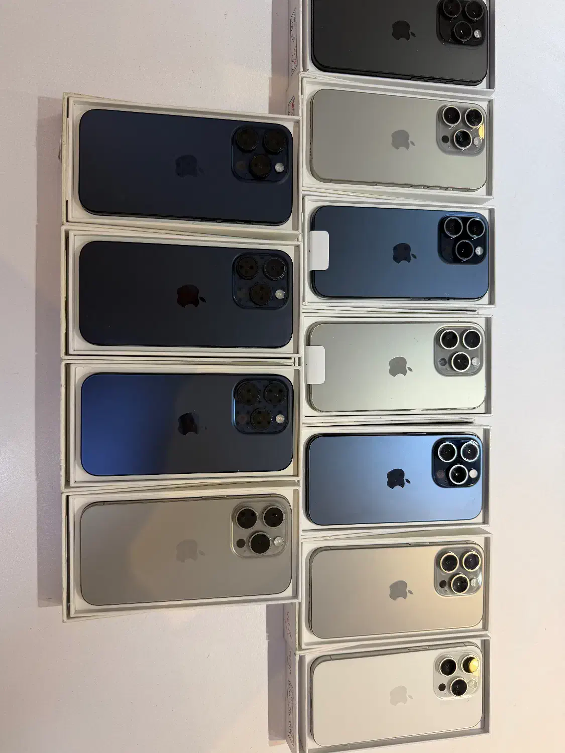 ۱۵ پرو|موبایل|تهران, استاد معین|دیوار