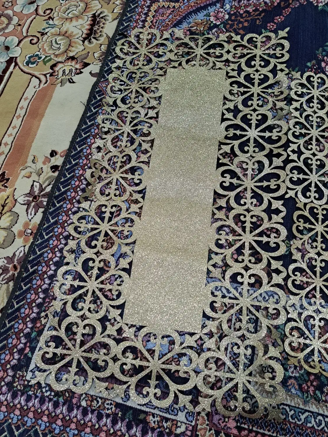 رومیزی یک عدد بزرگ 4 عدد کوچک|پرده، رانر، رومیزی|اهواز, لشکرآباد|دیوار