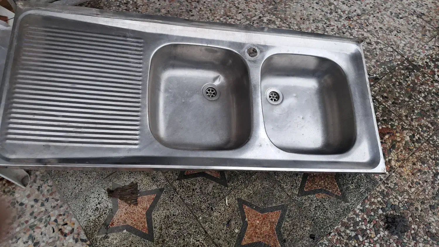 یک عدد سینگ بند رخت|آب‌چکان و نظم‌دهنده ظروف|رشت, نیکمرام|دیوار